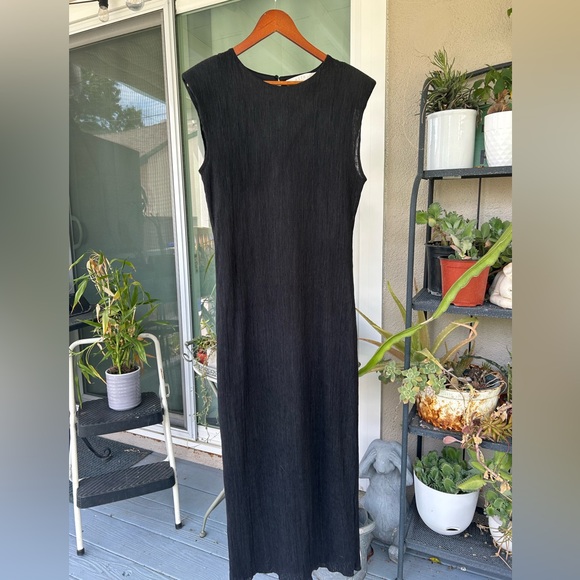 ASTR plisse straight neck midi dress size large - Picture 4 of 6